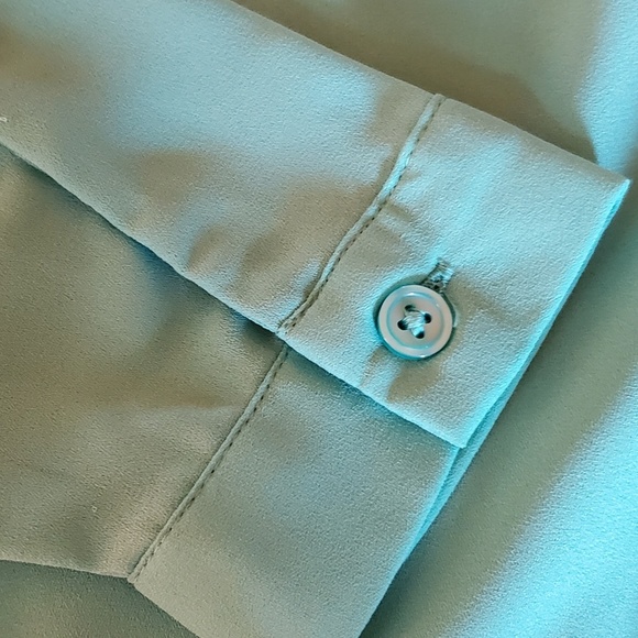 Van Heusen Blouse - Picture 6 of 7